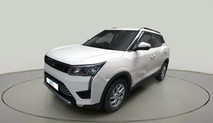 2022 Mahindra XUV300 W8 1.2 PETROL, Petrol, Manual, 58,637 km, exterior