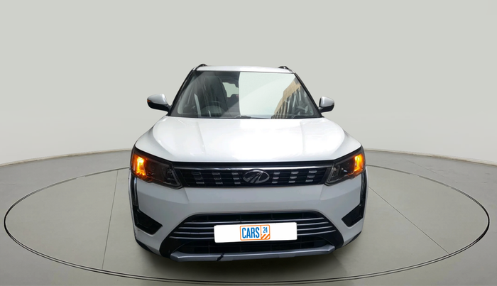 2022 Mahindra XUV300 W8 1.2 PETROL, Petrol, Manual, 58,637 km, exterior