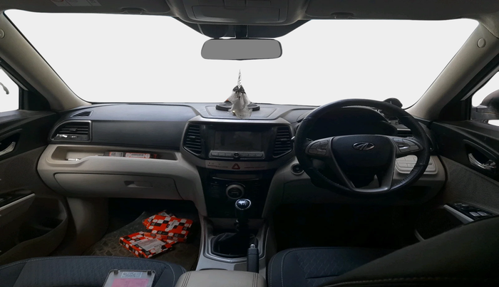 2022 Mahindra XUV300 W8 1.2 PETROL, Petrol, Manual, 58,637 km, interior