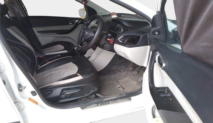 2022 Tata TIGOR XZ PLUS CNG, Petrol, Manual, 69,638 km, interior
