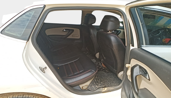 2012 Volkswagen Polo TRENDLINE 1.2L DIESEL, Diesel, Manual, 1,80,355 km, interior