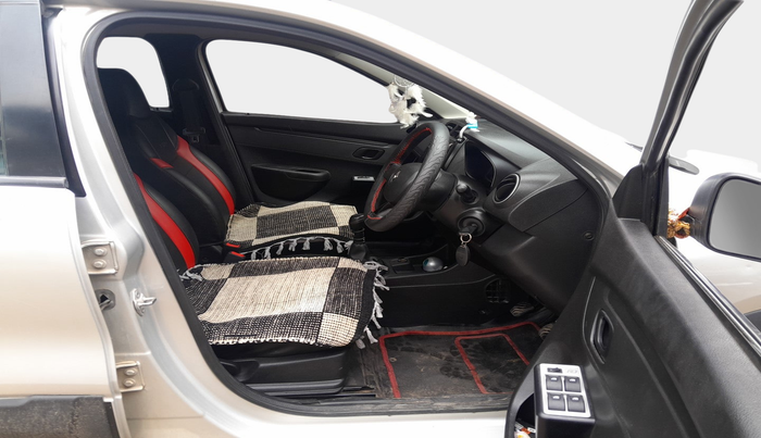 2017 Renault Kwid RXL, Petrol, Manual, 32,163 km, interior