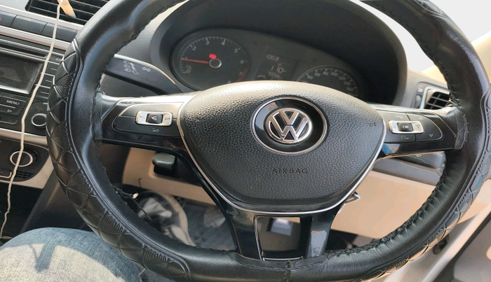 2015 Volkswagen Polo HIGHLINE1.2L, Petrol, Manual, 70,056 km, interior