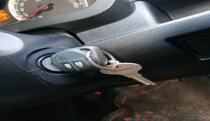 2013 Maruti Swift VXI, Petrol, Manual, 84,825 km, interior