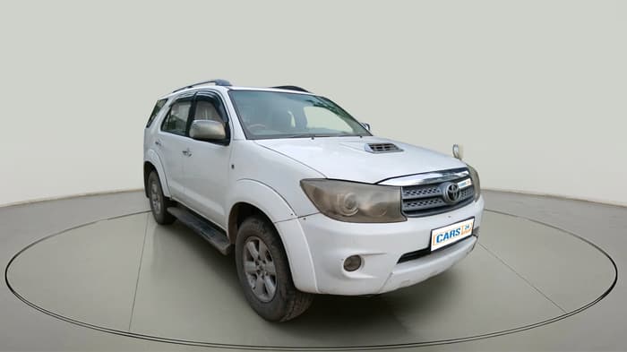 2011 Toyota Fortuner 3.0 4X4 MT, Diesel, Manual, 2,20,761 km, exterior