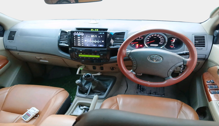 2011 Toyota Fortuner 3.0 4X4 MT, Diesel, Manual, 2,20,761 km, interior