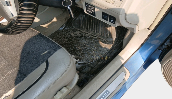 2011 Toyota Corolla Altis G DIESEL, Diesel, Manual, 1,71,994 km, interior