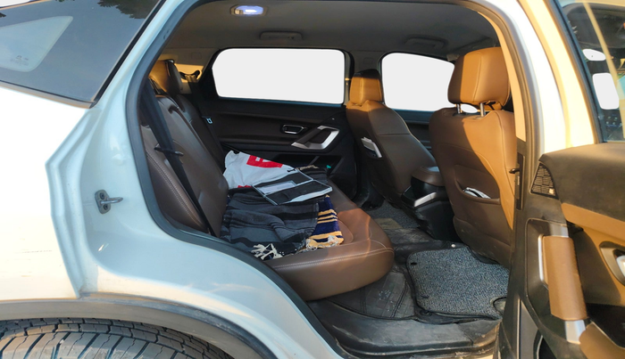 2020 Tata Harrier XZ 2.0L, Diesel, Manual, 1,35,296 km, interior