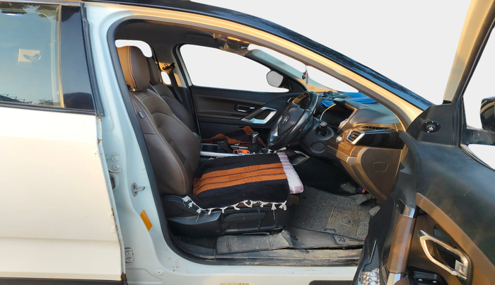 2020 Tata Harrier XZ 2.0L, Diesel, Manual, 1,35,296 km, interior