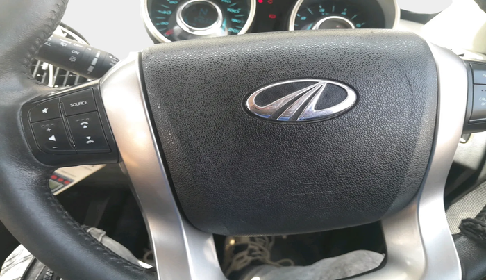 2019 Mahindra XUV500 W11, Diesel, Manual, 94,533 km, interior