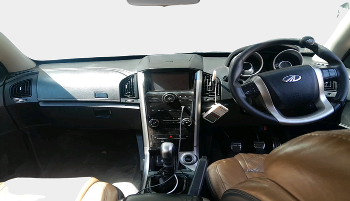 2019 Mahindra XUV500 W11, Diesel, Manual, 94,533 km, interior