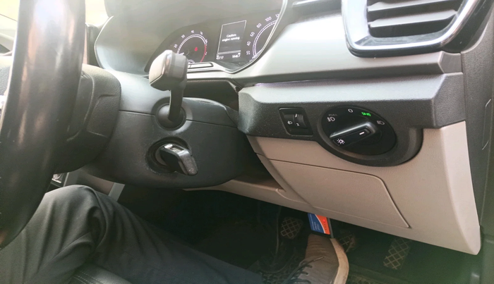 2022 Skoda KUSHAQ AMBITION 1.0L TSI MT, Petrol, Manual, 43,717 km, interior