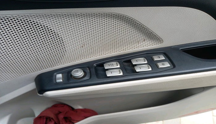 2023 Mahindra XUV300 W6 1.5 Sunroof Diesel, Diesel, Manual, 40,342 km, interior