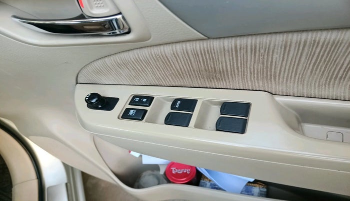 2013 Maruti Ertiga ZXI, Petrol, Manual, 1,43,464 km, interior