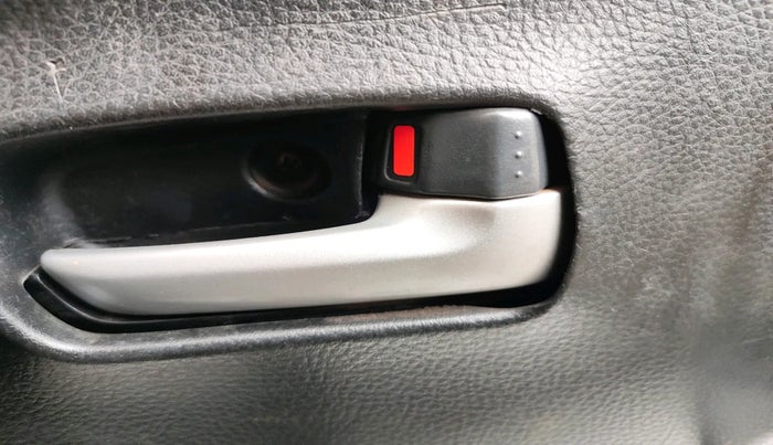 2015 Maruti Wagon R 1.0 LXI, Petrol, Manual, 93,029 km, interior