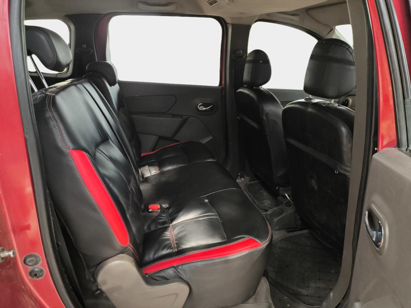 2016 Renault Lodgy 110 PS WORLD EDITION 8 STR, Diesel, Manual, 83,429 km, interior