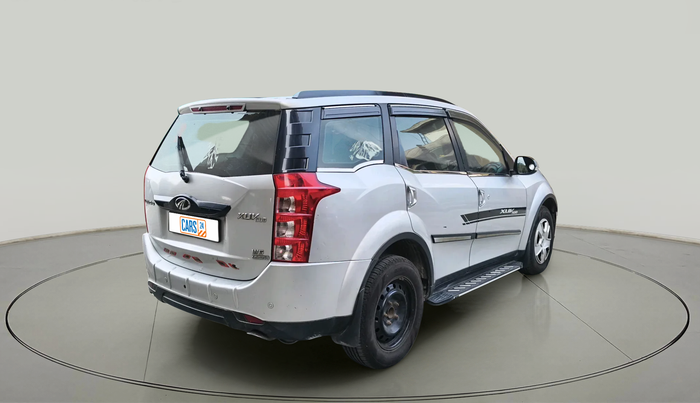 2017 Mahindra XUV500 W6 AT, Diesel, Automatic, 83,642 km, exterior
