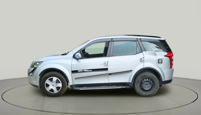 2017 Mahindra XUV500 W6 AT, Diesel, Automatic, 83,642 km, exterior