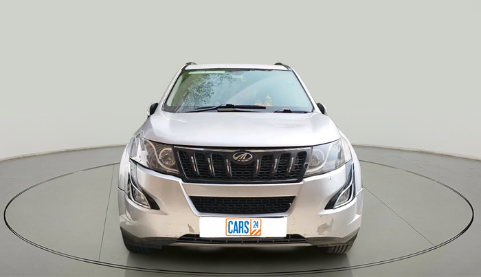 2017 Mahindra XUV500 W6 AT, Diesel, Automatic, 83,642 km, exterior