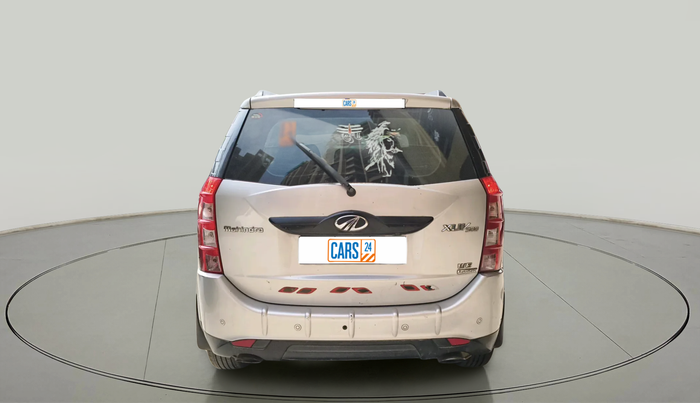 2017 Mahindra XUV500 W6 AT, Diesel, Automatic, 83,642 km, exterior