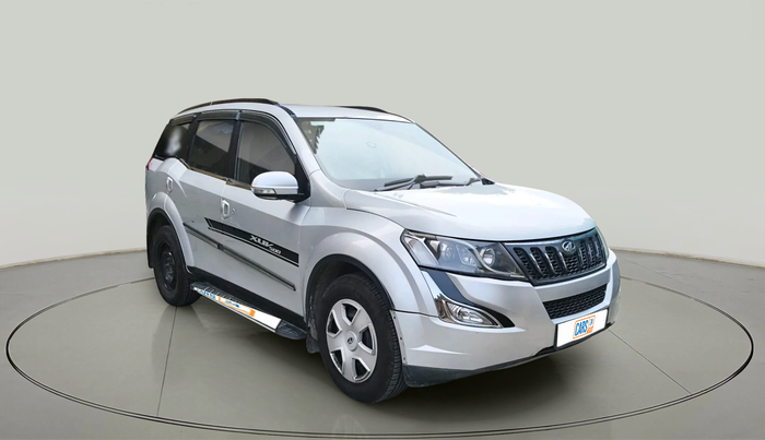 2017 Mahindra XUV500 W6 AT, Diesel, Automatic, 83,642 km, exterior