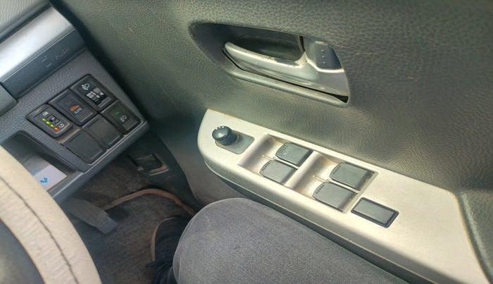 2011 Maruti Wagon R 1.0 VXI, Petrol, Manual, 1,42,080 km, interior