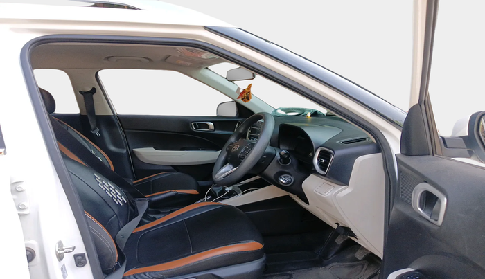 2023 Hyundai VENUE S(O) 1.2, Petrol, Manual, 70,393 km, interior