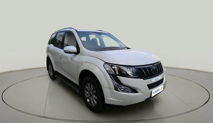2015 Mahindra XUV500 W8, Diesel, Manual, 9,60,000 km, exterior