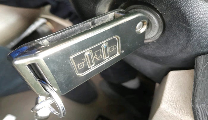 2015 Mahindra XUV500 W8, Diesel, Manual, 9,60,000 km, interior