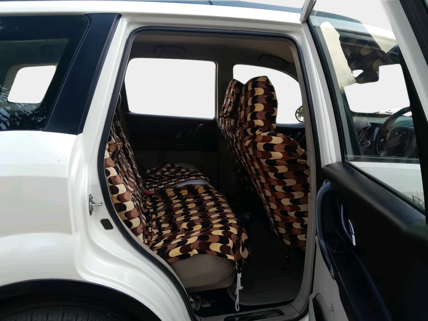 2015 Mahindra XUV500 W8, Diesel, Manual, 9,60,000 km, interior