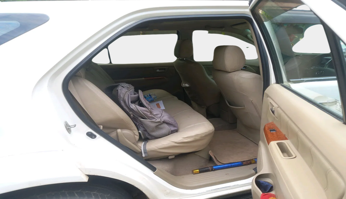 2011 Toyota Fortuner 3.0 4X4 MT, Diesel, Manual, 1,51,602 km, interior