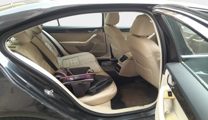 2015 Skoda Octavia Elegance 2.0 TDI AT, Diesel, Automatic, 1,07,841 km, interior