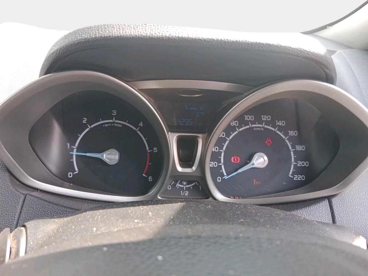 2013 Ford Ecosport TITANIUM 1.5L DIESEL, Diesel, Manual, 1,54,295 km, interior