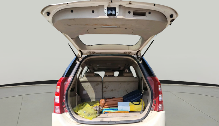 2018 Mahindra XUV500 W10 AT, Diesel, Automatic, 2,53,637 km, exterior