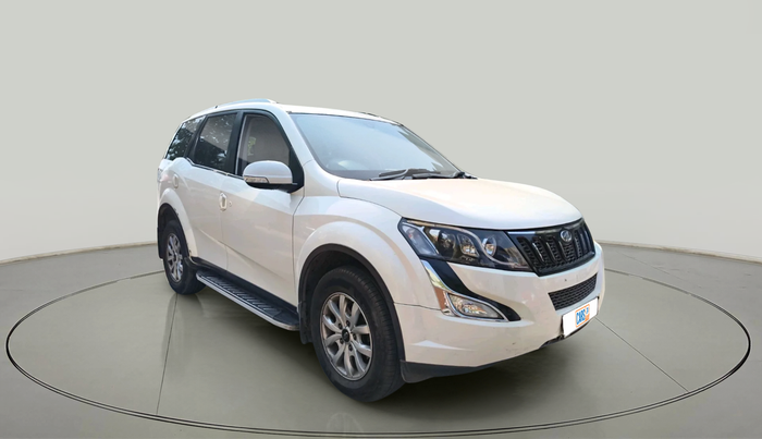 2018 Mahindra XUV500 W10 AT, Diesel, Automatic, 2,53,637 km, exterior