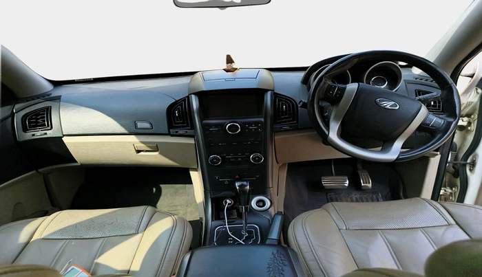 2018 Mahindra XUV500 W10 AT, Diesel, Automatic, 2,53,637 km, interior