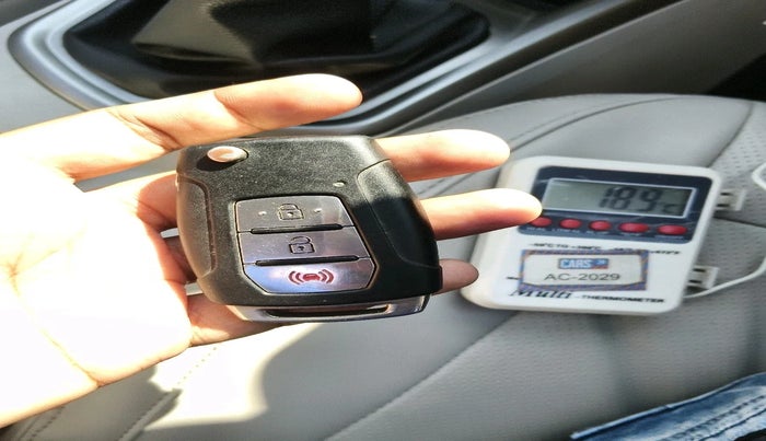 2020 Mahindra XUV300 W8 1.5 DIESEL, Diesel, Manual, 61,647 km, interior