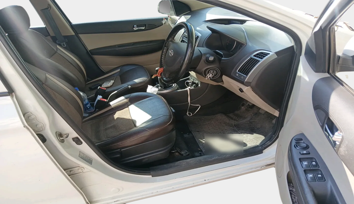 2014 Hyundai i20 MAGNA (O) 1.2, Petrol, Manual, 66,426 km, interior