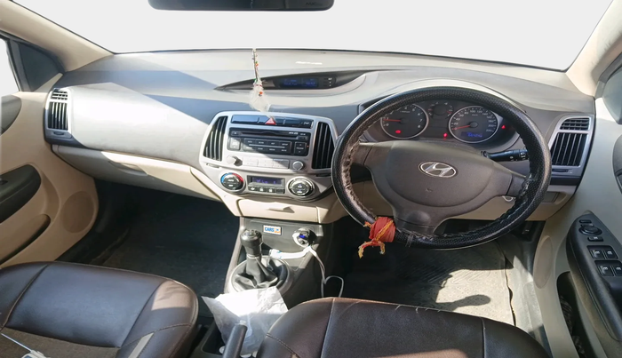 2014 Hyundai i20 MAGNA (O) 1.2, Petrol, Manual, 66,426 km, interior