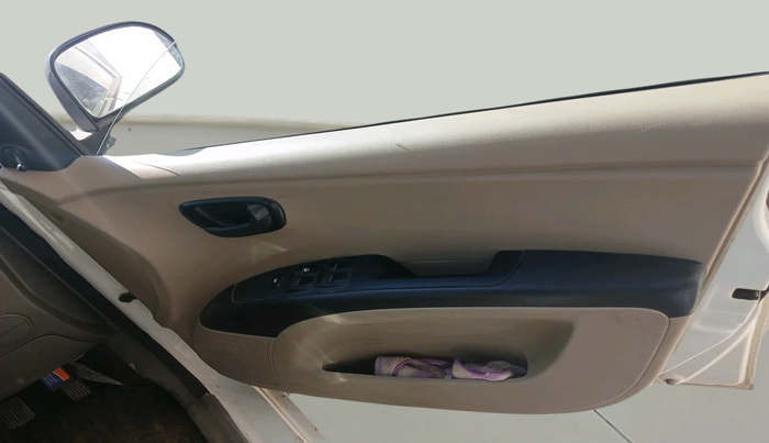 2014 Hyundai i10 MAGNA 1.1, Petrol, Manual, 90,124 km, interior