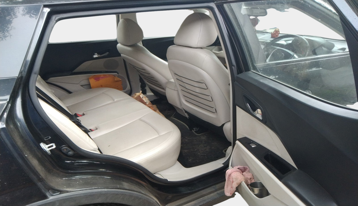 2019 Mahindra XUV300 W8 (O) 1.5 DIESEL, Diesel, Manual, 85,864 km, interior