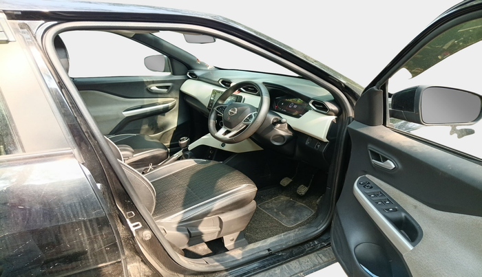 2023 Nissan MAGNITE XV MT, Petrol, Manual, 19,366 km, interior