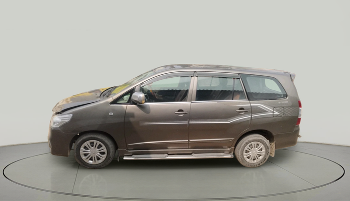 2016 Toyota Innova 2.5 GX 7 STR, Diesel, Manual, 1,27,048 km, exterior