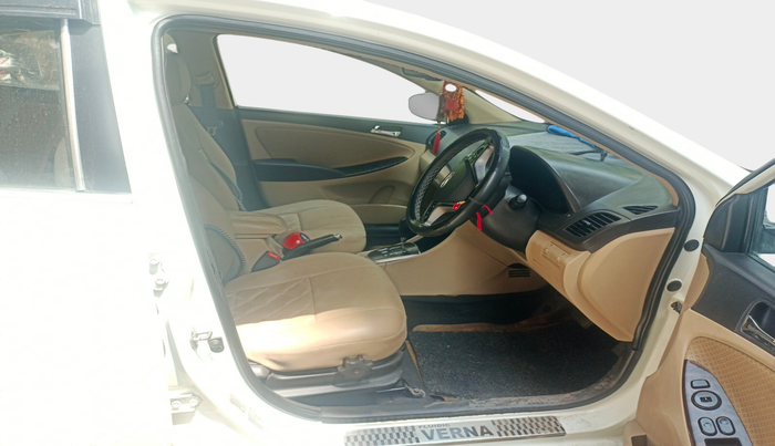 2012 Hyundai Verna FLUIDIC 1.6 CRDI SX AT, Diesel, Automatic, 1,31,790 km, interior