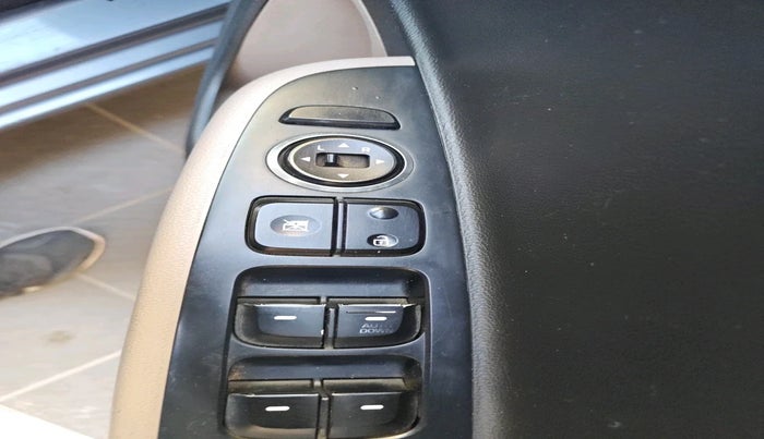 2015 Hyundai Xcent S 1.2, Petrol, Manual, 1,29,691 km, interior