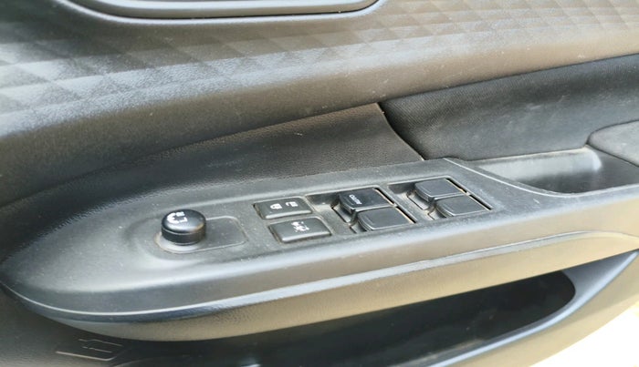 2024 Maruti Swift VXI, Petrol, Manual, 32,479 km, interior