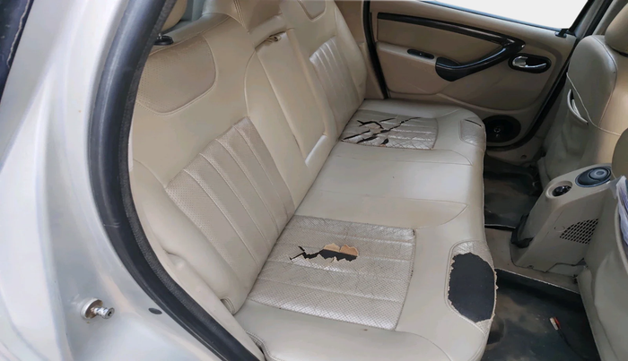 2014 Nissan Terrano XV D THP 110 PS, Diesel, Manual, 1,20,577 km, interior