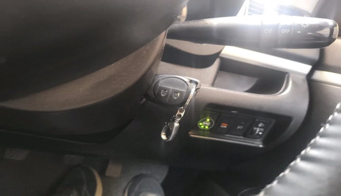 2014 Maruti Swift VXI, Petrol, Manual, 78,469 km, interior