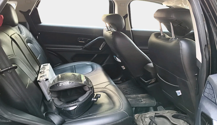 2021 Tata Harrier XT PLUS 2.0L KRYOTEC DARK EDITON, Diesel, Manual, 73,266 km, interior