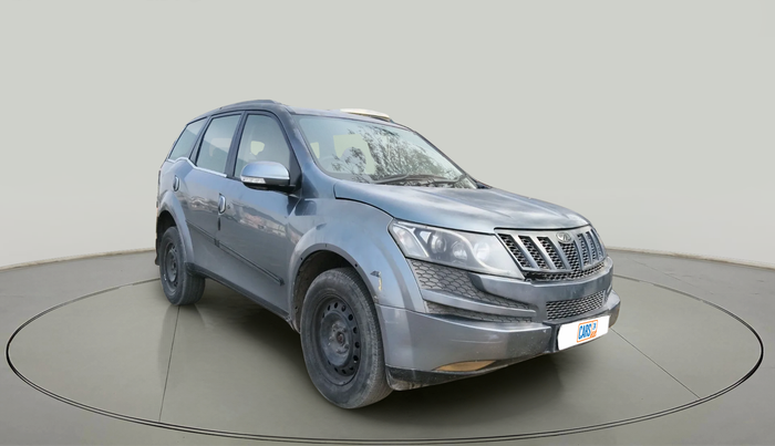 2015 Mahindra XUV500 W8, Diesel, Manual, 1,20,126 km, exterior
